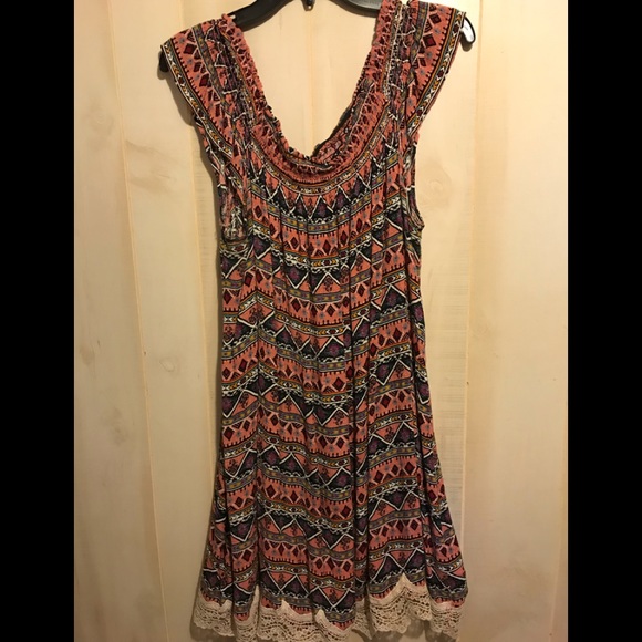 Xhilaration Tops - 🔥 3 for $10 Sale 🔥Cute Aztec Design Tunic